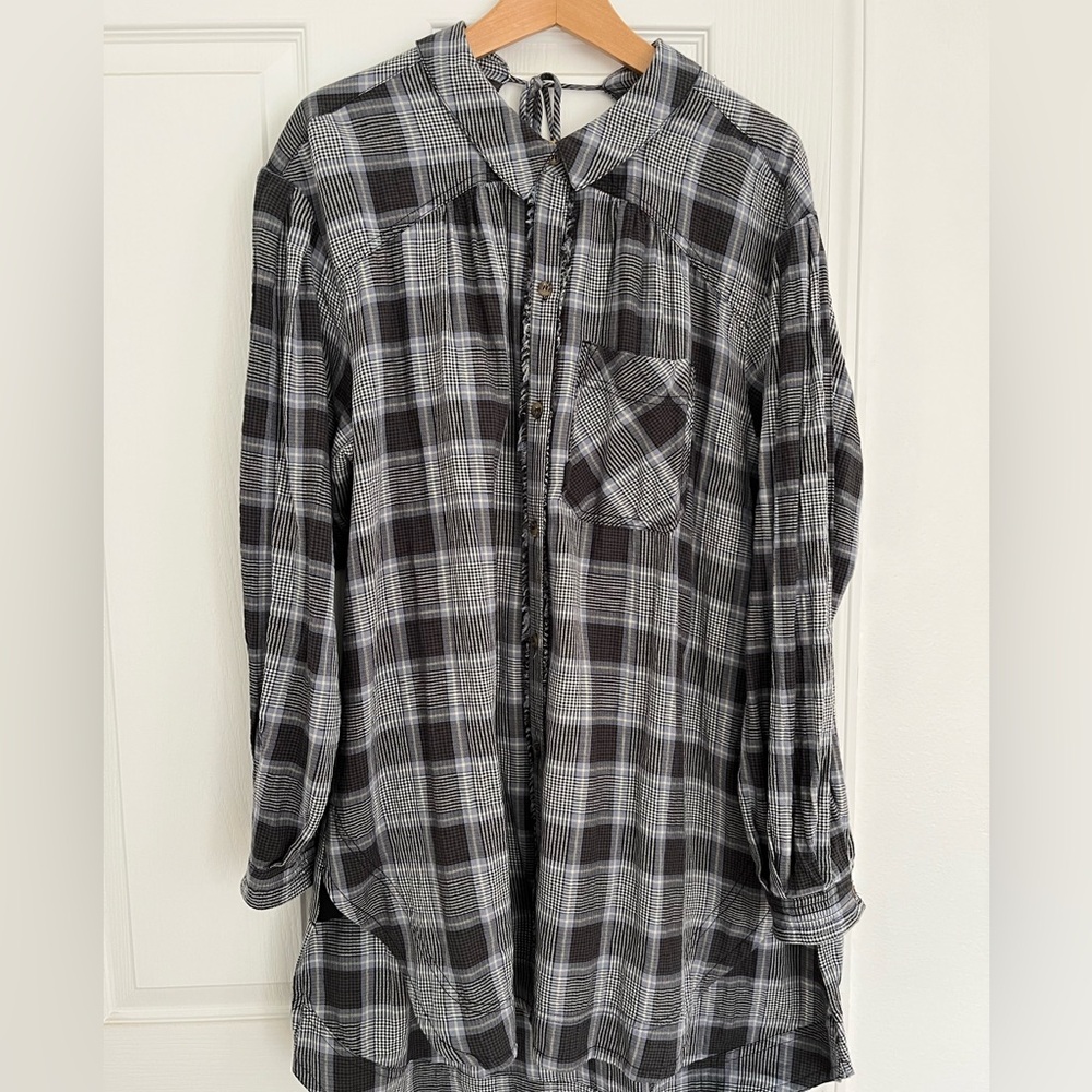 We the Free button down tunic M